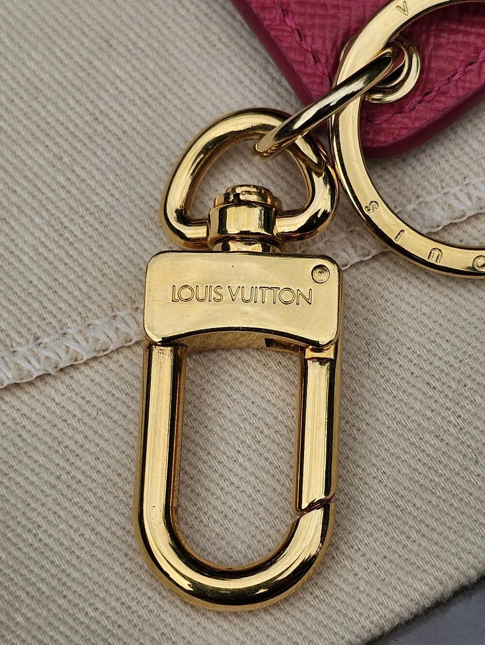 Louis Vuitton Illustrate Bag Charm Pink